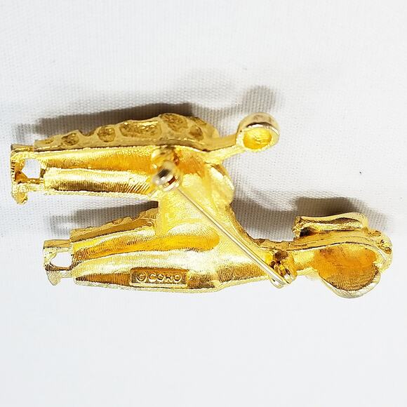 Vintage CORO Dog Brooch Pin, Gold Tone, Textured Poodle Pin, Red Rhinestone Eye - Picture 4 of 10